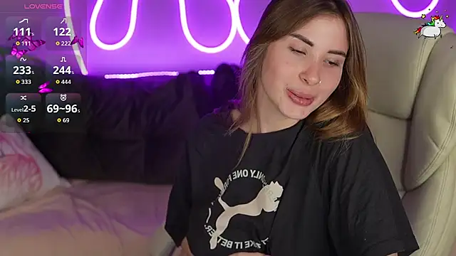 JennyyLuv online show from November 2025 01:51:02 AM