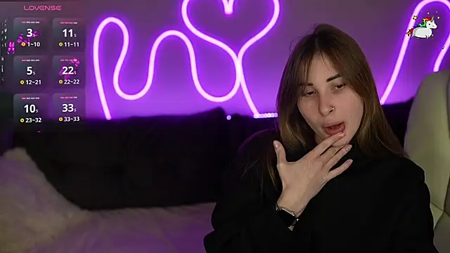 JennyyLuv online show from November 2025 08:12:01 PM