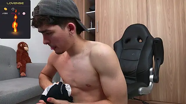 zenn rush1 online show from December 2024 02:22:02 PM