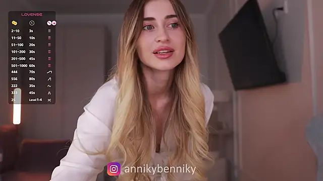 Snapshot of Coconutkittyy chatting on March 2025 02:42:02 PM Coconutkittyy online show from March 2025 02:42:02 PM