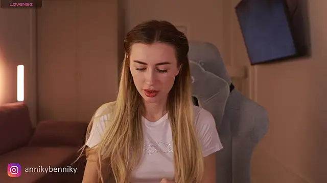 Snapshot of Coconutkittyy chatting on March 2025 06:00:01 PM Coconutkittyy online show from March 2025 06:00:01 PM