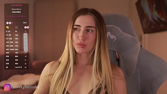 Snapshot of Coconutkittyy chatting on March 2025 09:03:02 PM Coconutkittyy online show from March 2025 09:03:02 PM