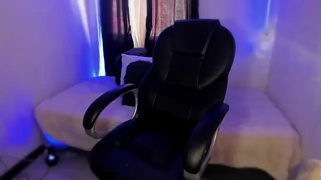 isabelithaa online show from September 2025 01:16:02 PM