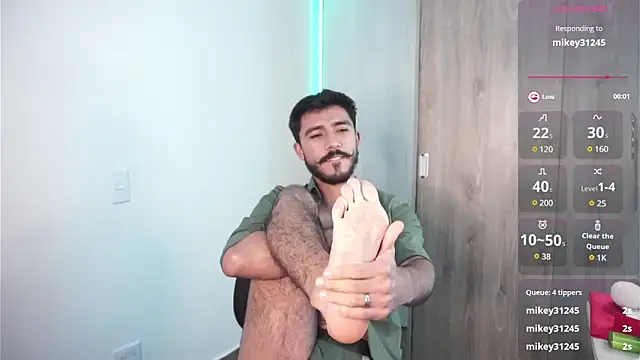 dam0n fr0st online show from December 2024 01:03:02 AM