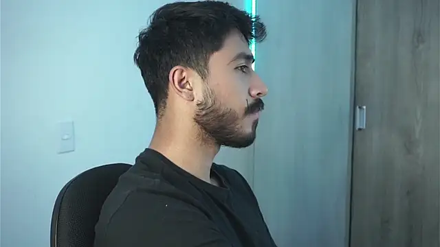 dam0n fr0st online show from December 2024 04:41:02 AM