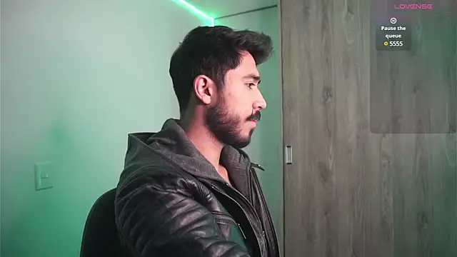 dam0n fr0st online show from December 2024 07:03:01 AM