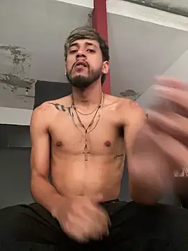 Rouuus12 online show from January 2026 01:38:01 PM