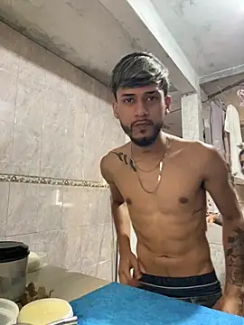 Rouuus12 online show from February 2026 12:42:02 PM