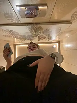 SuzieMurray online show from February 2025 11:22:02 AM