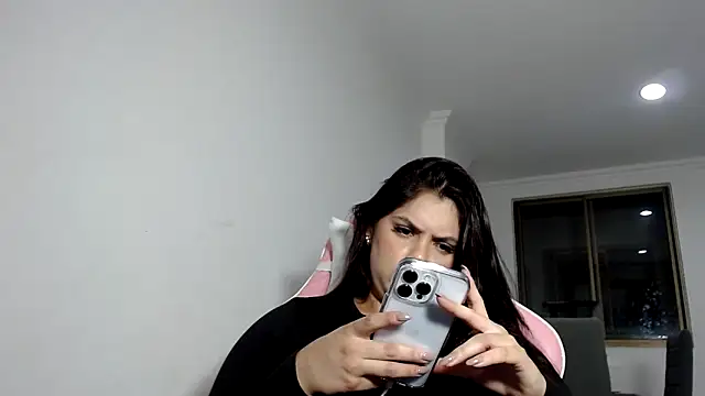 kimberlyhills1 online show from March 2025 11:06:01 PM