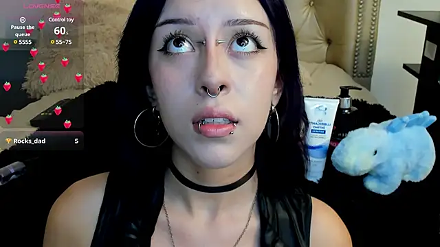 Snapshot of AlexaFoxy18 chatting on December 2024 06:59:01 AM AlexaFoxy18 online show from December 2024 06:59:01 AM