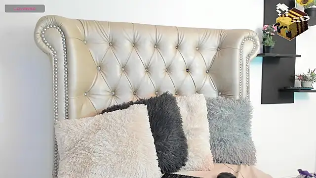 Snapshot of AlexaFoxy18 chatting on February 2025 05:41:01 AM AlexaFoxy18 online show from February 2025 05:41:01 AM