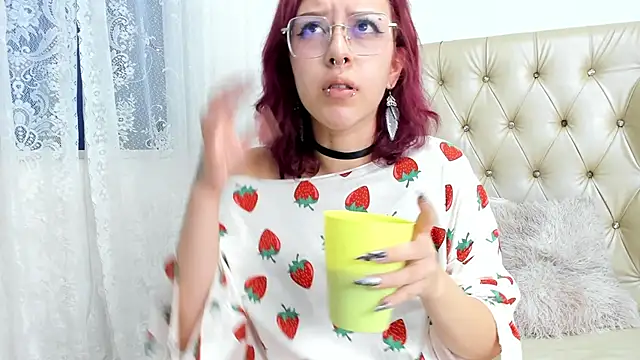 Snapshot of AlexaFoxy18 chatting on March 2025 05:03:02 AM AlexaFoxy18 online show from March 2025 05:03:02 AM