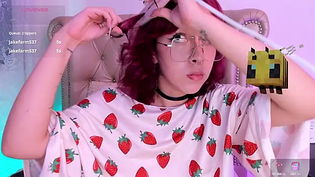 Snapshot of AlexaFoxy18 chatting on March 2025 08:08:01 AM AlexaFoxy18 online show from March 2025 08:08:01 AM