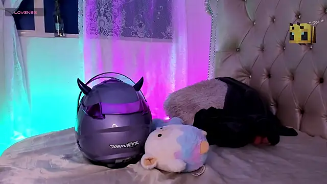 Snapshot of AlexaFoxy18 chatting on March 2025 06:39:02 AM AlexaFoxy18 online show from March 2025 06:39:02 AM