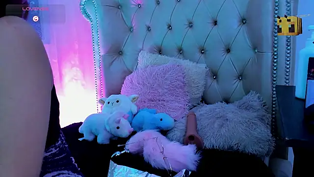 Snapshot of AlexaFoxy18 chatting on March 2025 07:58:02 AM AlexaFoxy18 online show from March 2025 07:58:02 AM