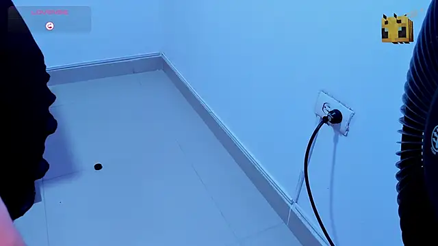 Snapshot of AlexaFoxy18 chatting on March 2025 11:01:02 AM AlexaFoxy18 online show from March 2025 11:01:02 AM