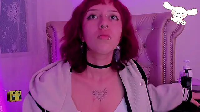 Snapshot of AlexaFoxy18 chatting on March 2025 09:56:02 AM AlexaFoxy18 online show from March 2025 09:56:02 AM