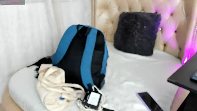 Snapshot of AlexaFoxy18 chatting on September 2025 05:07:01 AM AlexaFoxy18 online show from September 2025 05:07:01 AM