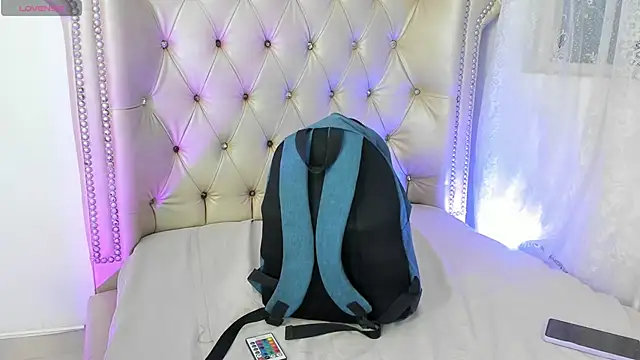 Snapshot of AlexaFoxy18 chatting on October 2025 07:03:02 AM AlexaFoxy18 online show from October 2025 07:03:02 AM