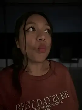 Im Little online show from February 2025 09:36:02 AM