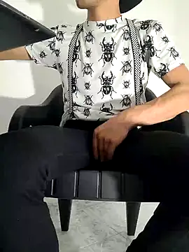 charlesss19 online show from March 2025 08:27:01 AM