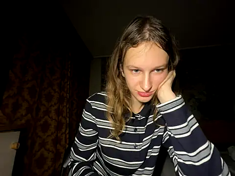 Snapshot of Eva_Angel3 chatting on October 2025 04:50:01 PM Eva Angel3 online show from October 2025 04:50:01 PM