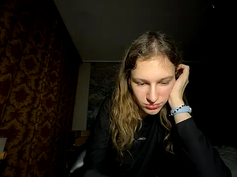 Snapshot of Eva_Angel3 chatting on December 2025 04:35:01 PM Eva Angel3 online show from December 2025 04:35:01 PM