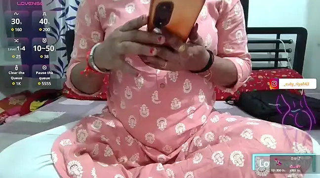 sexy-honey09 online show from February 2025 01:49:02 PM