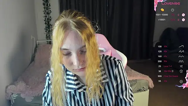 ReddHotPipper online show from December 2024 01:15:02 AM