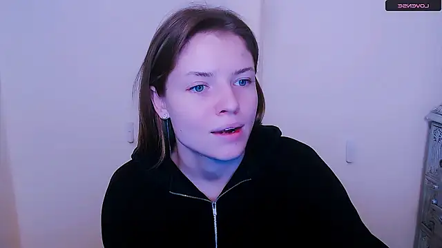 MissOliviaa  online show from February 2025 12:37:01 PM