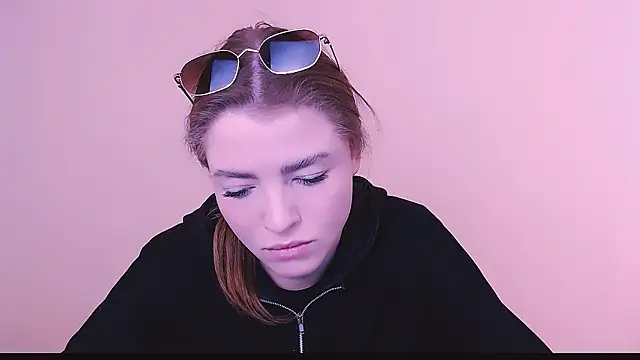 MissOliviaa  online show from February 2025 08:20:01 AM