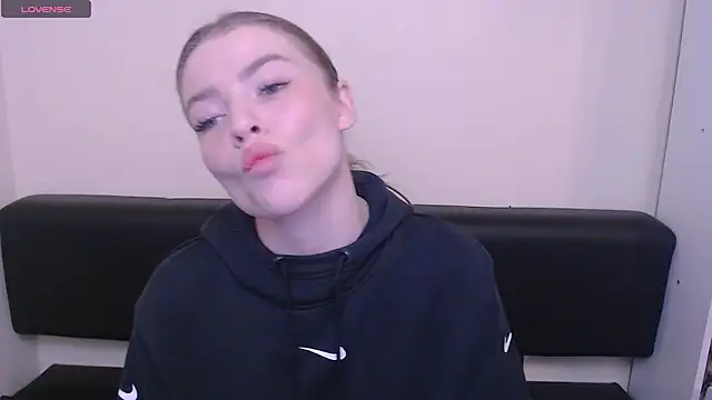 MissOliviaa  online show from March 2025 01:40:01 PM