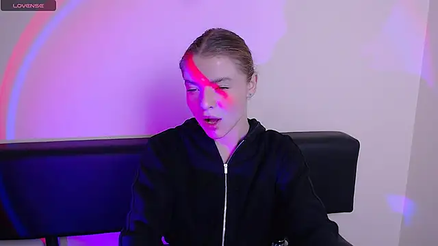 MissOliviaa  online show from October 2025 12:53:02 PM