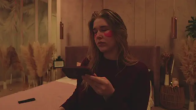 Smiley Mia online show from March 2026 05:02:01 AM