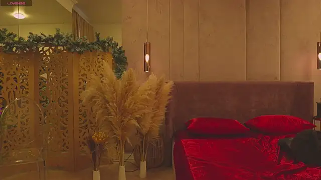 Smiley Mia online show from April 2026 05:05:01 AM