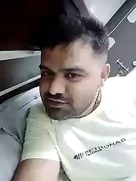 Happyman300 online show from September 2025 08:47:01 PM