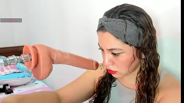 hade cute online show from March 2025 04:41:01 PM