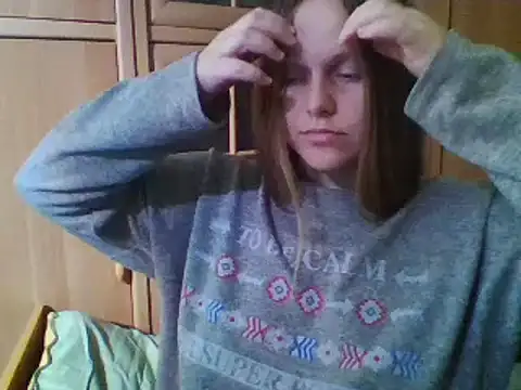 Evasapples online show from December 2024 06:37:02 PM