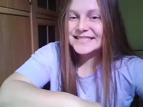 Evasapples online show from December 2024 02:50:01 PM