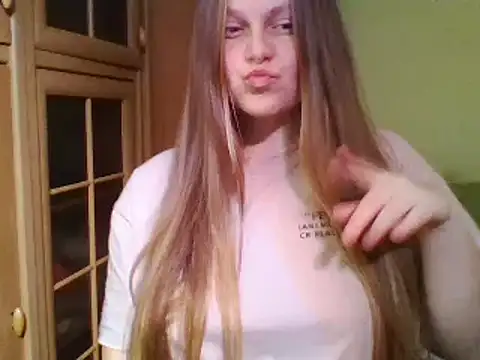 Evasapples online show from January 2025 03:09:01 PM