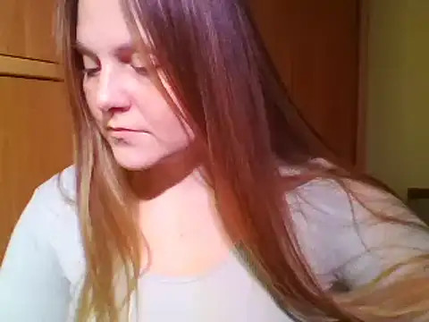 Evasapples online show from January 2025 06:37:02 PM