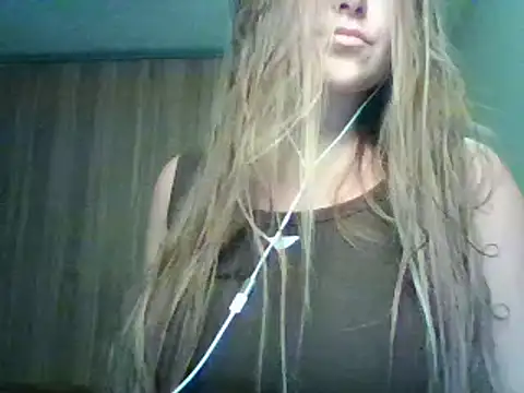 Evasapples online show from September 2025 06:51:01 PM