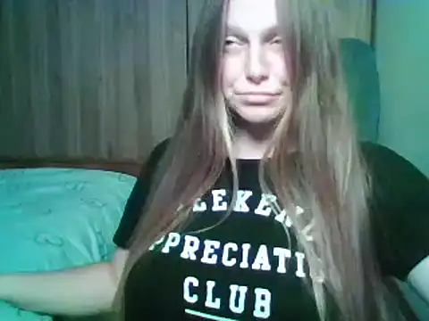 Evasapples online show from October 2025 10:14:02 PM