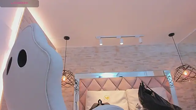 dorothy vegga online show from March 2025 03:22:01 AM