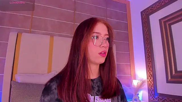 Snapshot of AbigailCarter chatting on February 2026 11:36:02 PM AbigailCarter online show from February 2026 11:36:02 PM