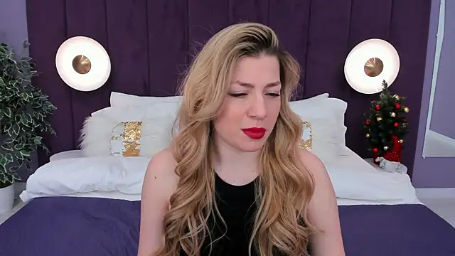 Snapshot of HelenaMorgan chatting on January 2025 06:45:02 PM HelenaMorgan online show from January 2025 06:45:02 PM