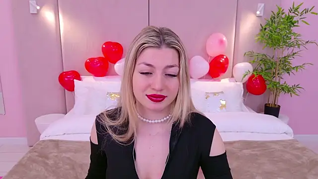 Snapshot of HelenaMorgan chatting on February 2025 09:10:01 AM HelenaMorgan online show from February 2025 09:10:01 AM