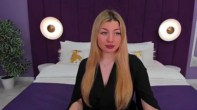 Snapshot of HelenaMorgan chatting on March 2025 06:10:01 AM HelenaMorgan online show from March 2025 06:10:01 AM