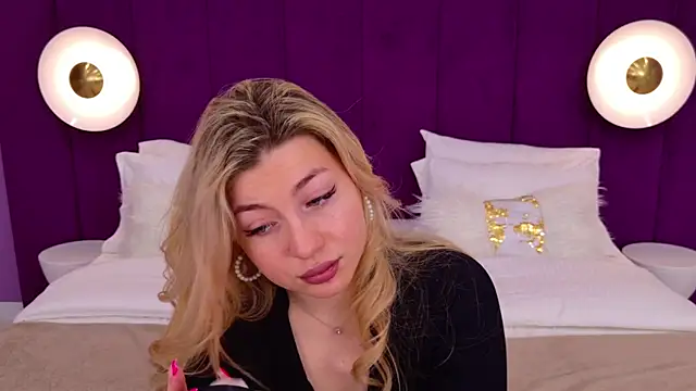 Snapshot of HelenaMorgan chatting on March 2025 06:26:02 AM HelenaMorgan online show from March 2025 06:26:02 AM